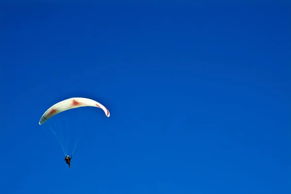 Colgando Sobre Las Nubes —  Fotos de Stock