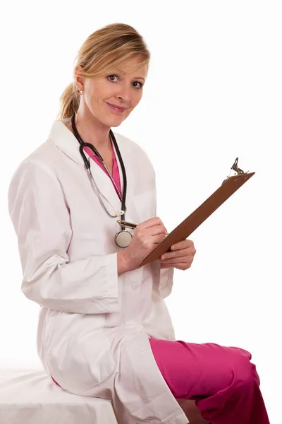 Attractive Thirties Lady Blonde Female Doctor — Stock Photo, Image