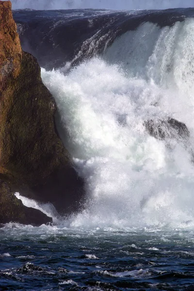 Vacker Utsikt Över Majestätiskt Landskap Med Vattenfall — Stockfoto