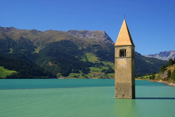 Reschensee Avec Église Reschensee Avec Église — Photo