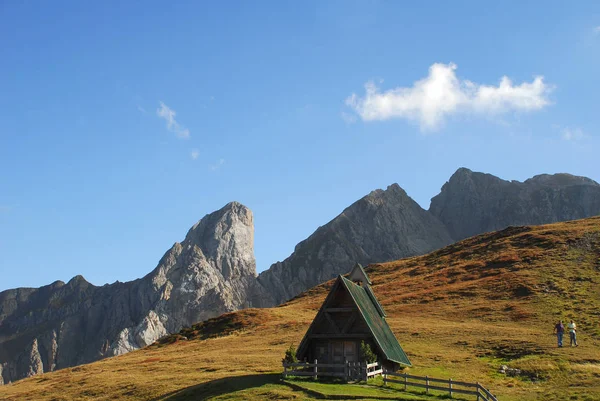 Kaplica Dolomitach — Zdjęcie stockowe