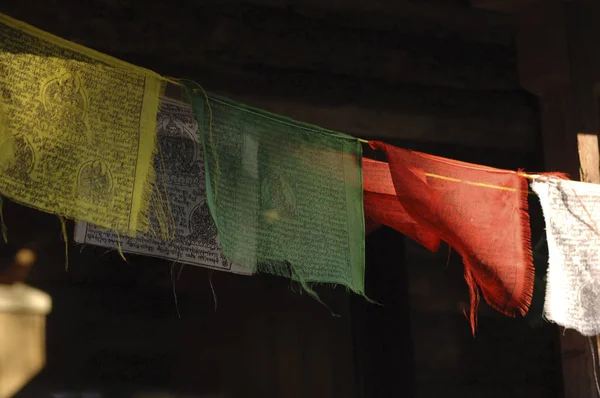 Buddhistische Gebetstücher Hängen — Stockfoto