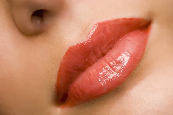 Mujer Con Atractivos Labios Rojos — Foto de Stock