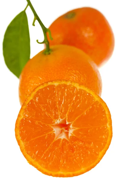 Frische Orangenmandarinen Isoliert — Stockfoto
