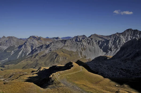 Vista Panorámica Del Hermoso Paisaje Con Cordillera —  Fotos de Stock