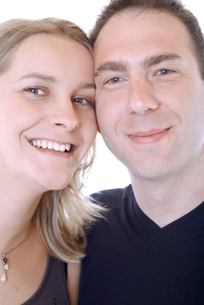 美しく幸せなカップルの肖像画 — ストック写真