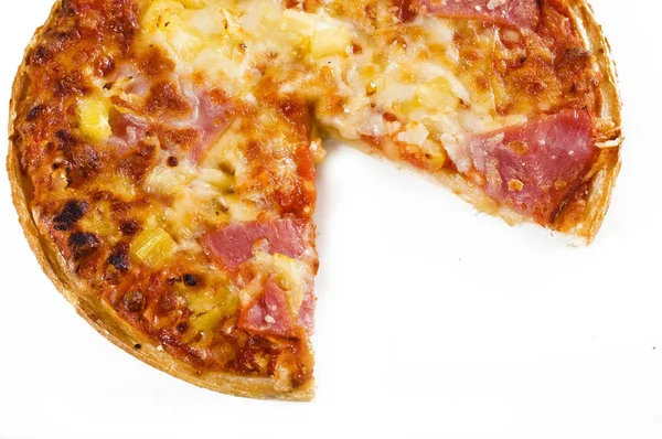 Pizza Hawai Voorkant Van Witte Achtergrond — Stockfoto