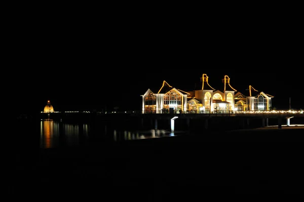 Vista Del Muelle Por Noche —  Fotos de Stock