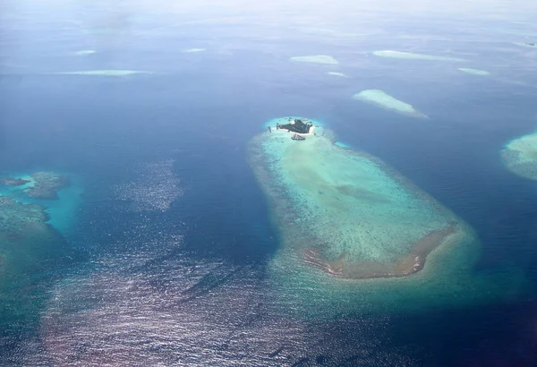 Isla Desde Avión Maldivas —  Fotos de Stock