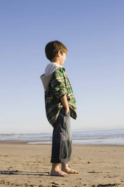 Attrayant Heureux Enfants Courir Sur Plage — Photo