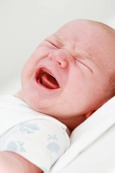 泣いている赤ん坊の肖像 — ストック写真