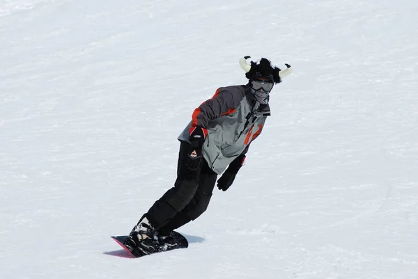 Snowboardåkare Rörelse Skidbacken — Stockfoto