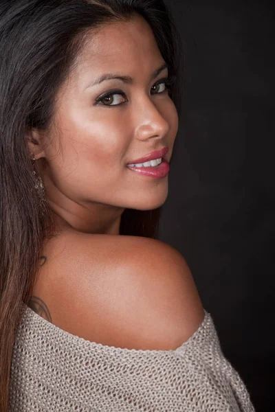Jovem Atraente Asiático Pacífico Islander Mulher — Fotografia de Stock