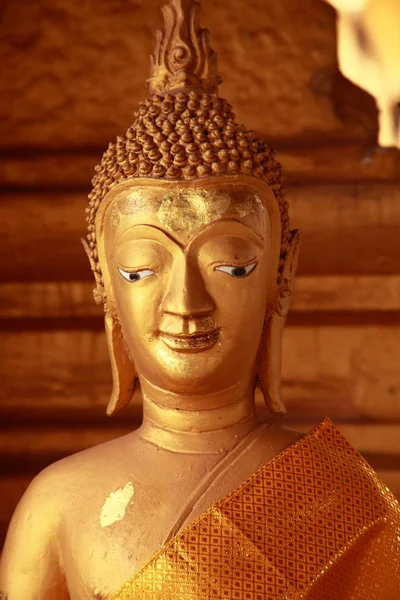 Estátua Buddah Pha Tha Luang — Fotografia de Stock