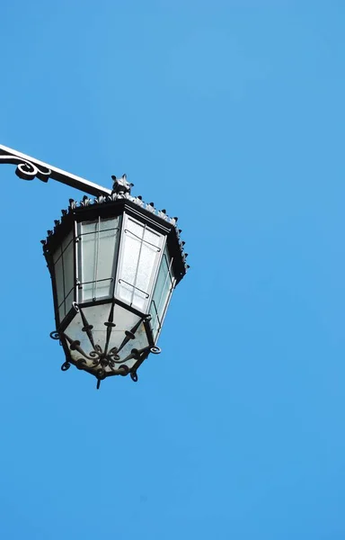 Lanterna Velha Com Fundo Céu — Fotografia de Stock