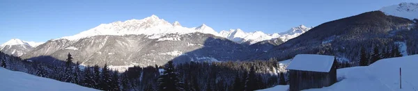 Погляд Мальовничі Альпи — стокове фото
