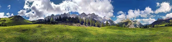 Riposo Sul Klontalersee — Foto Stock