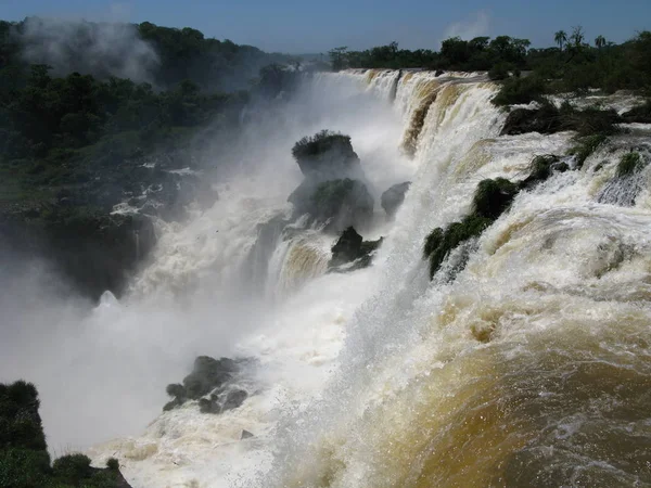 Bela Cachoeira Fundo Natureza — Fotografia de Stock