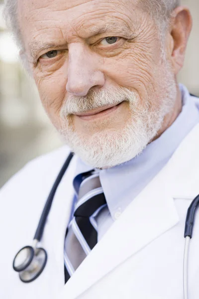 Retrato Del Médico Durante Día —  Fotos de Stock