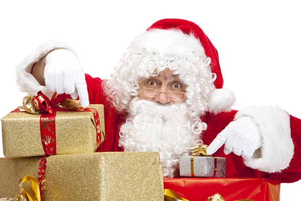 Télapó Karácsonyi Ajándékdobozok Mögött Uszonyával Mutat — Stock Fotó