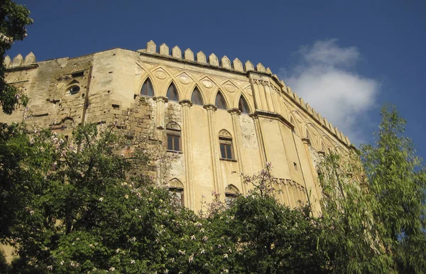 Malebný Pohled Majestátní Středověkou Architekturu — Stock fotografie