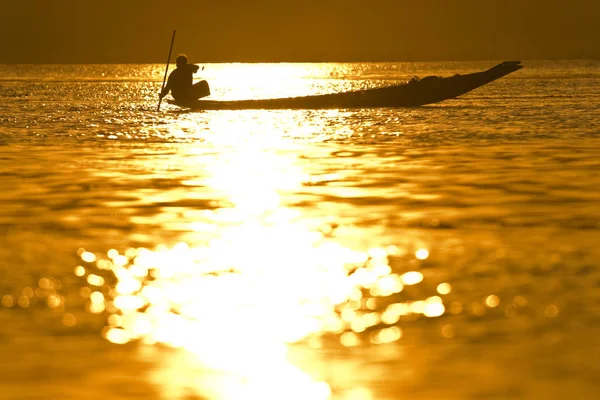 Pêcheur Sur Lac Inle — Photo