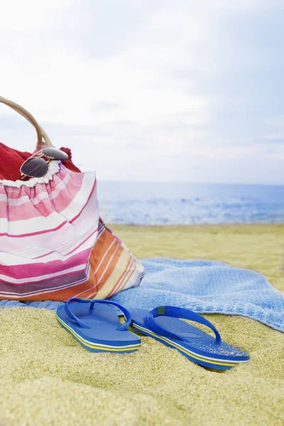 Beach Hat Sunglasses Sandy Tropical Sea — Stock Photo, Image