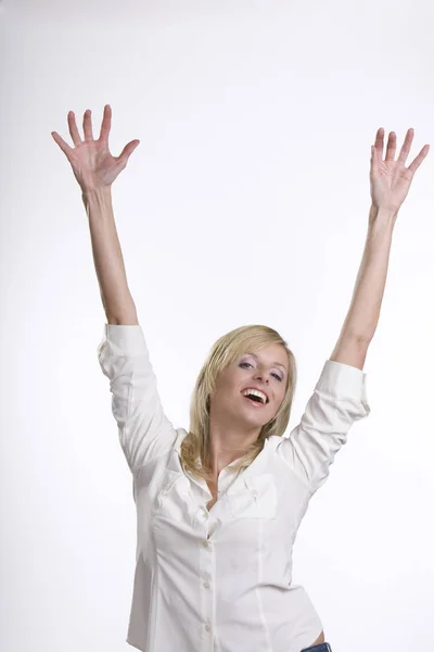 Kadını Sevinç Gösteriyor Iki Kolu Yukarıda — Stok fotoğraf