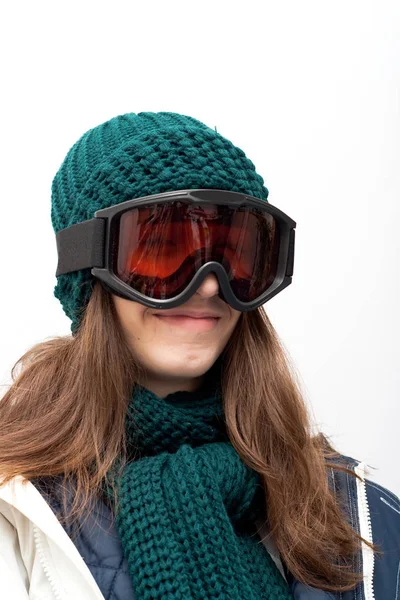 Mladá Žena Zimním Oblečení Klobouk Snowboardem — Stock fotografie