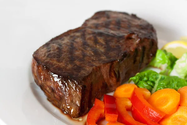 Steak Trupu Pečené Hovězí Maso Paprikou Mrkví Sat — Stock fotografie