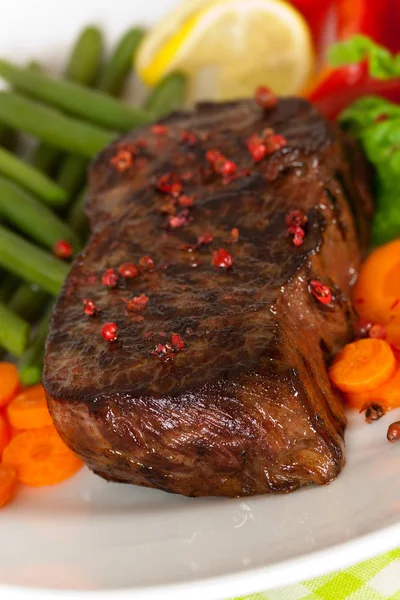 Bife Galo Carne Assada Com Pimenta Cenoura — Fotografia de Stock