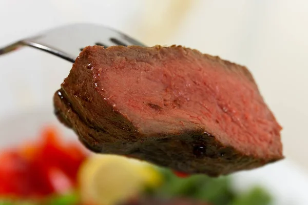 Biberli Biftek Havuç Sade — Stok fotoğraf