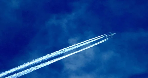 Літак Літає Небі — стокове фото
