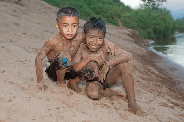 Bumbum Ásia Com Areia Rosto — Fotografia de Stock