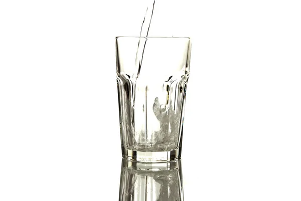 Glas Wasser Auf Weißem Hintergrund — Stockfoto