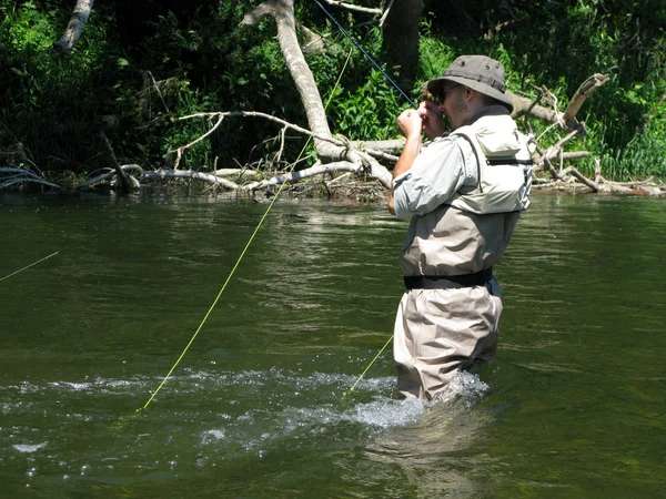 Pescador Pescando Lago — Foto de Stock