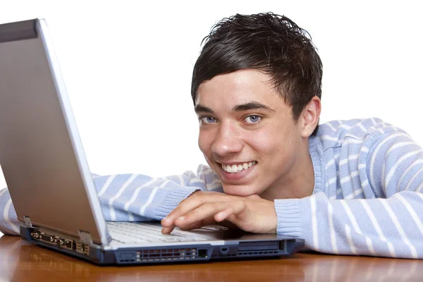 Junge Glücklich Lächelnde Männliche Teenager Student Verwenden Computer Laptop — Stockfoto