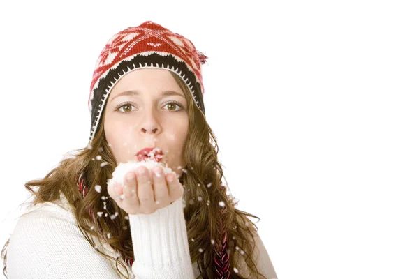 Jovem Atraente Mulher Com Tampa Cachecol Está Soprando Frio Snowfl — Fotografia de Stock