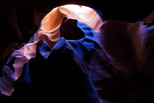 アンテロープ峡谷 カーブ砂岩の形成 — ストック写真