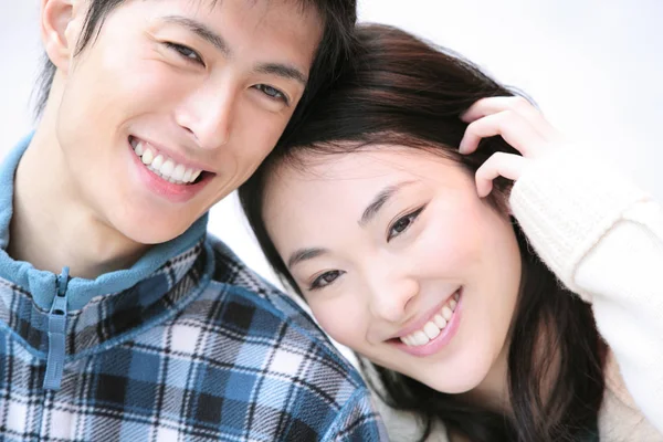 日本の若いカップルの終わり — ストック写真