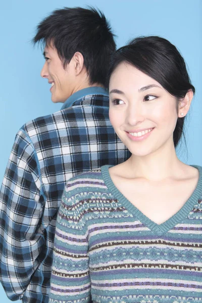 Retrato Jovem Casal Japonês — Fotografia de Stock