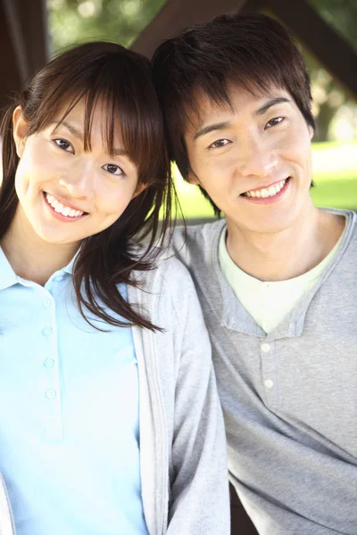 Close Jovem Casal Japonês — Fotografia de Stock