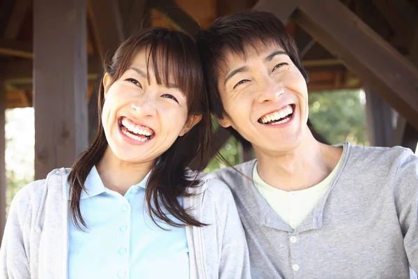 Close Jovem Casal Japonês — Fotografia de Stock