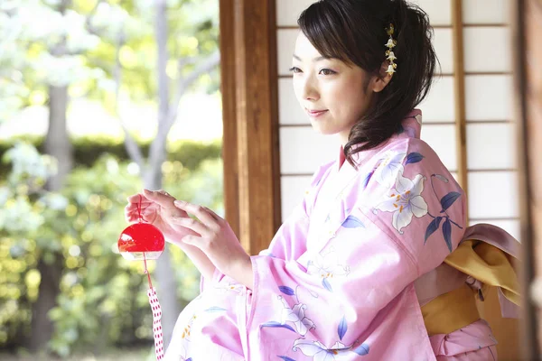 Japonês Idade Mulher Vestindo Quimono Jovem Mulher Vestindo Yukata — Fotografia de Stock