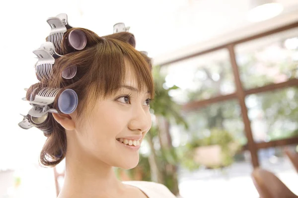Japansk Flicka Skönhetssalongen För Permanent — Stockfoto
