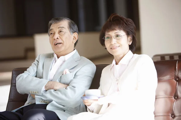 Japon Yaşlı Çift Gülümsüyor — Stok fotoğraf