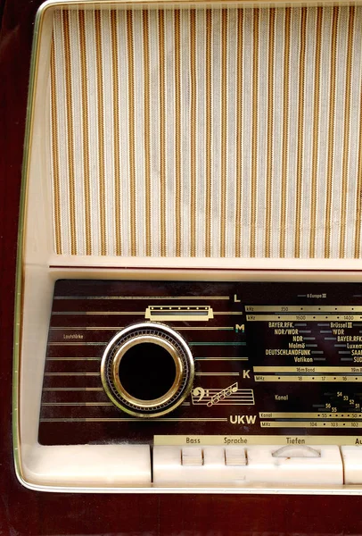 Stare Radio Retro Vintage Drewnianym Stole — Zdjęcie stockowe