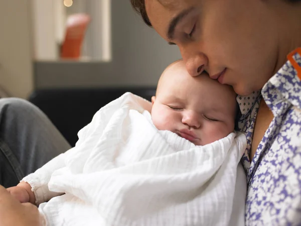 Padre Que Tiene Bebé Ambos Están Durmiendo Disparo Horizontal — Foto de Stock