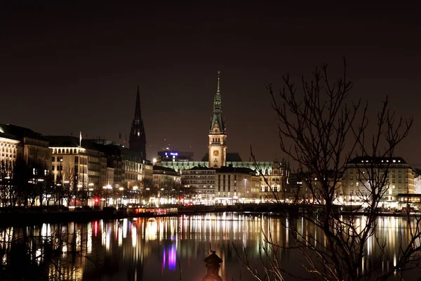 Alster Mit Rathaus Hamburg Bei Nacht — Stockfoto