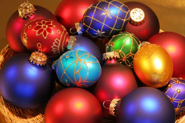 Velký Sortiment Krásných Barevných Vánočních Ozdob — Stock fotografie